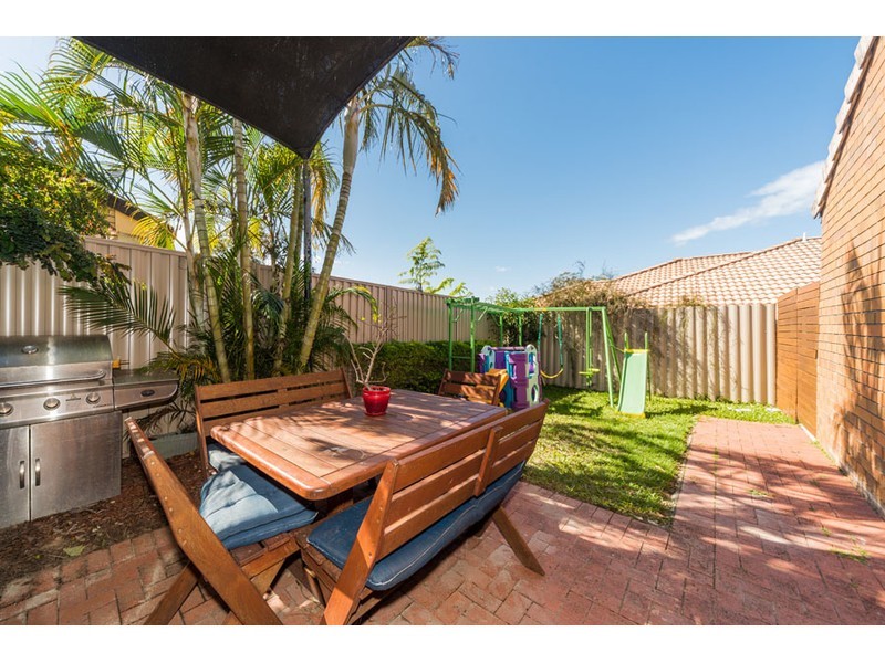 2/6 Orkney Place, Labrador QLD 4215