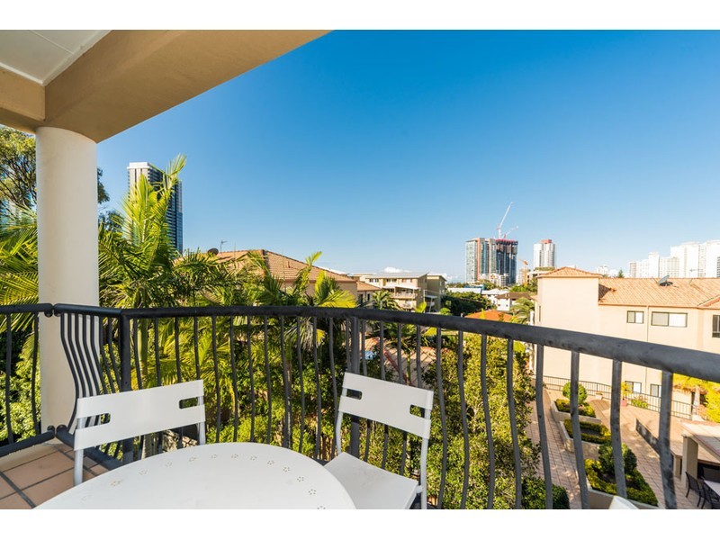37/16 Waverley Street, Southport QLD 4215