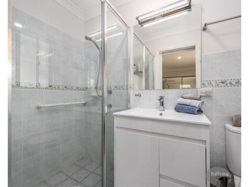 1/37 Brown Street, Labrador QLD 4215