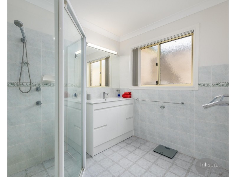 1/37 Brown Street, Labrador QLD 4215