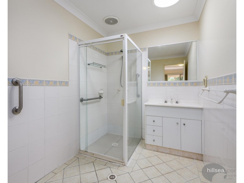 1/227 Government Road, Labrador QLD 4215