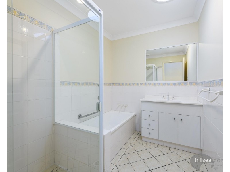 1/227 Government Road, Labrador QLD 4215