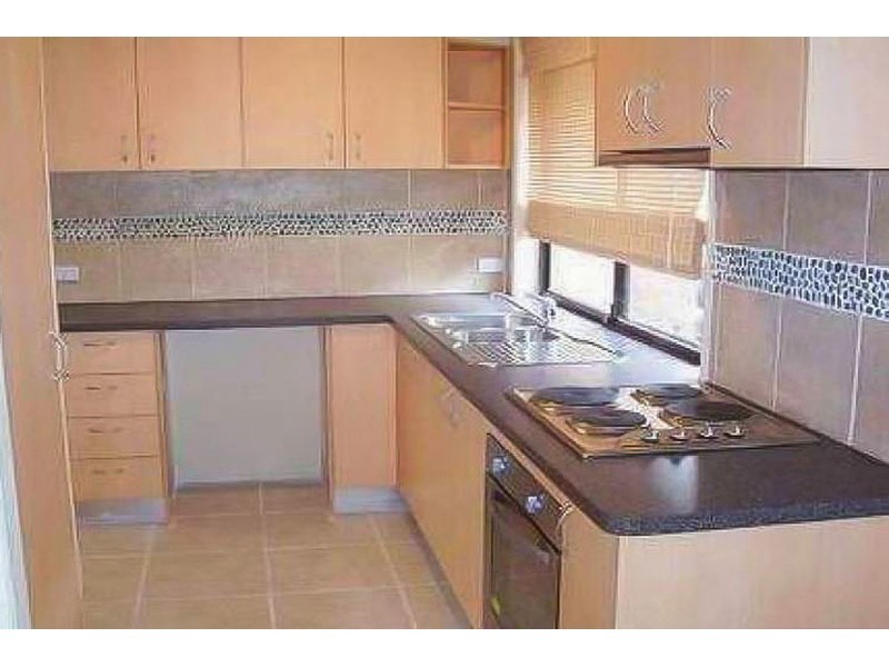 1/4 Ruth Anne Close, Labrador QLD 4215