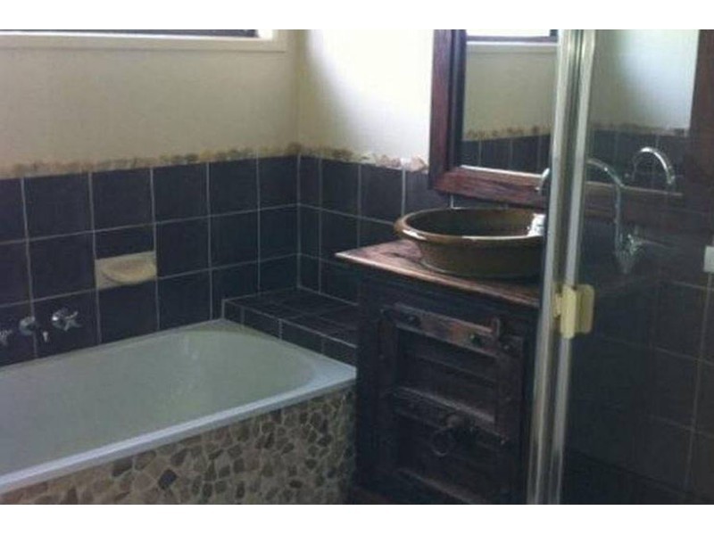 1/4 Ruth Anne Close, Labrador QLD 4215