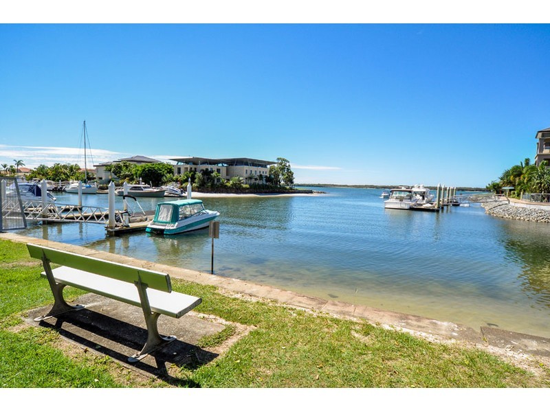 4/24 Madang Crescent, Runaway Bay QLD 4216