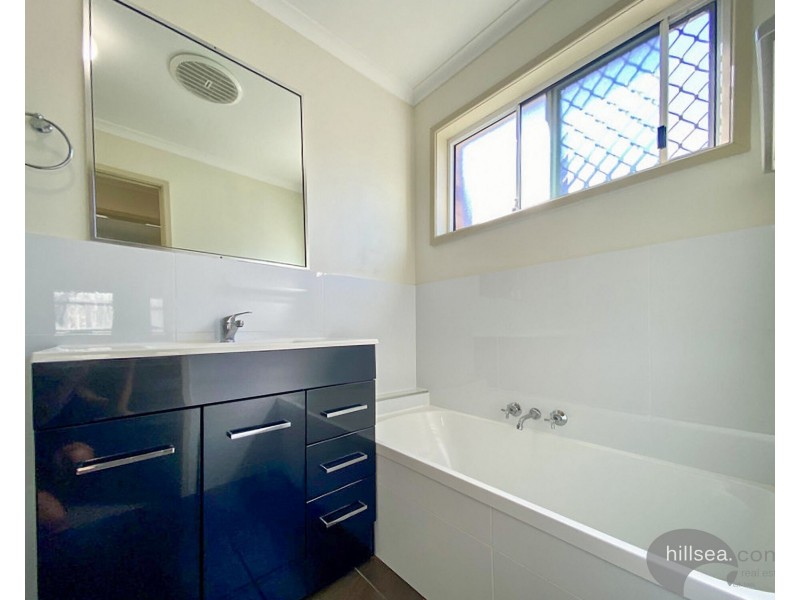 2/7 Melanie Place, Labrador QLD 4215