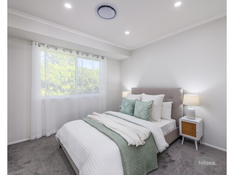 2/99 Olsen Avenue, Labrador QLD 4215