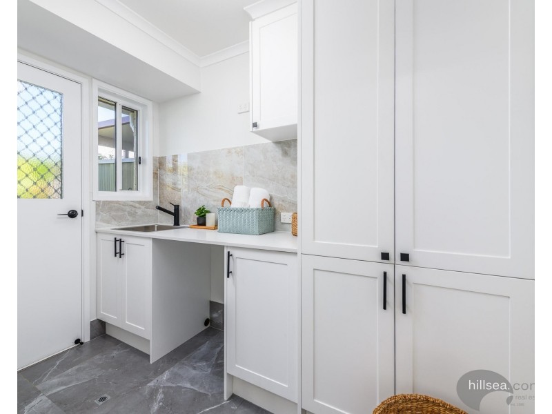 2/99 Olsen Avenue, Labrador QLD 4215