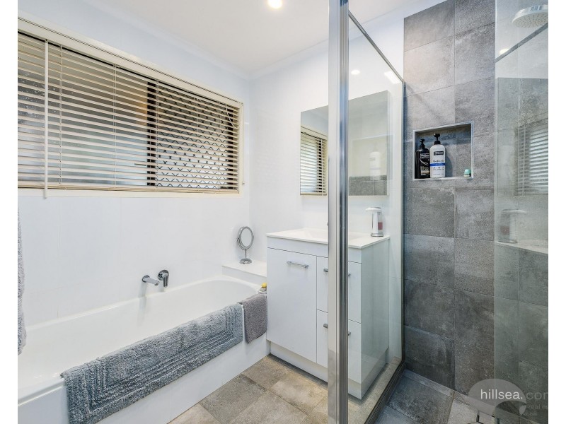 1/10 Senate Street, Labrador QLD 4215