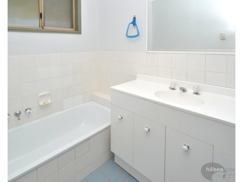 1/12 Stephanie Court, Labrador QLD 4215