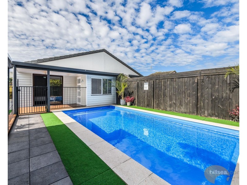 2/150 Kumbari Avenue, Labrador QLD 4215