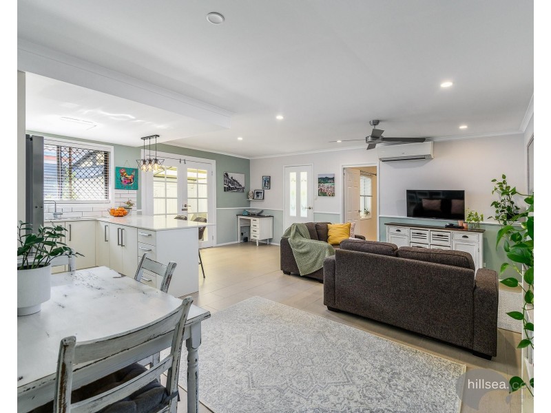 2/150 Kumbari Avenue, Labrador QLD 4215