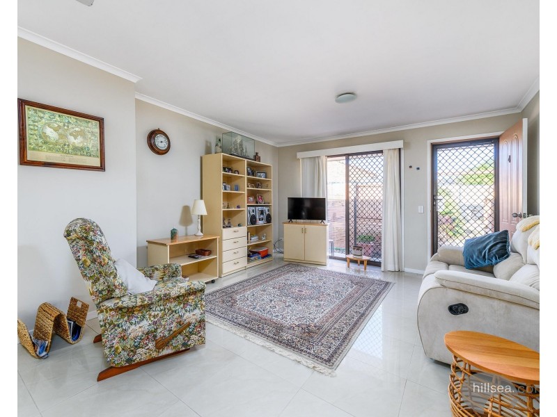 4/4-8 Cassandra Crescent, Labrador QLD 4215