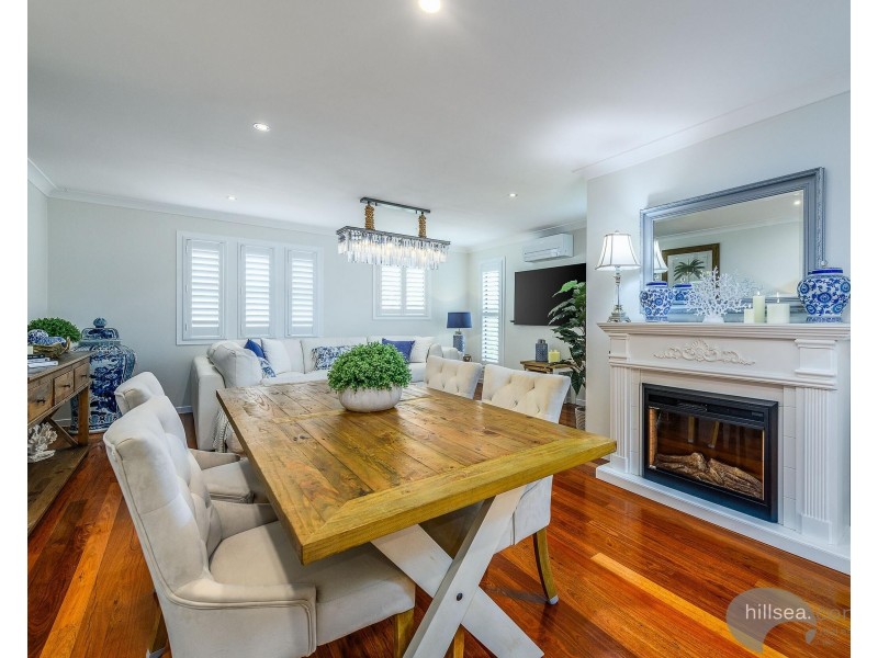 4/10 Middle Street, Labrador QLD 4215