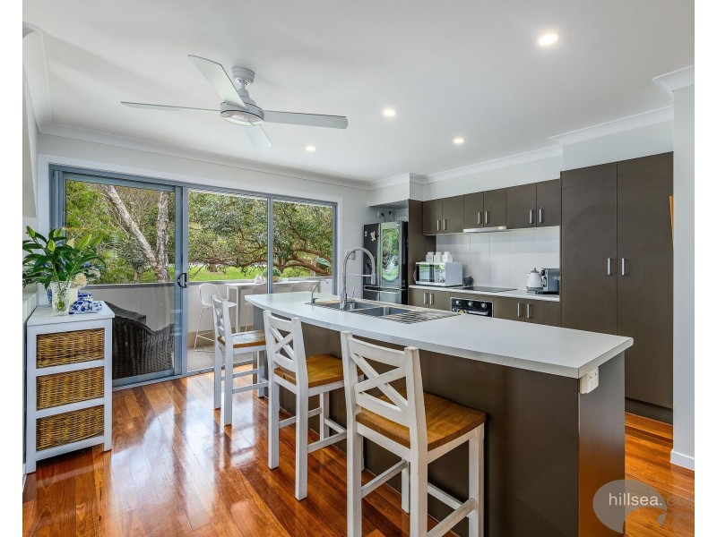 4/10 Middle Street, Labrador QLD 4215