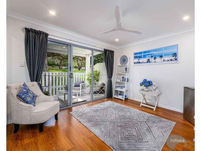 4/10 Middle Street, Labrador QLD 4215