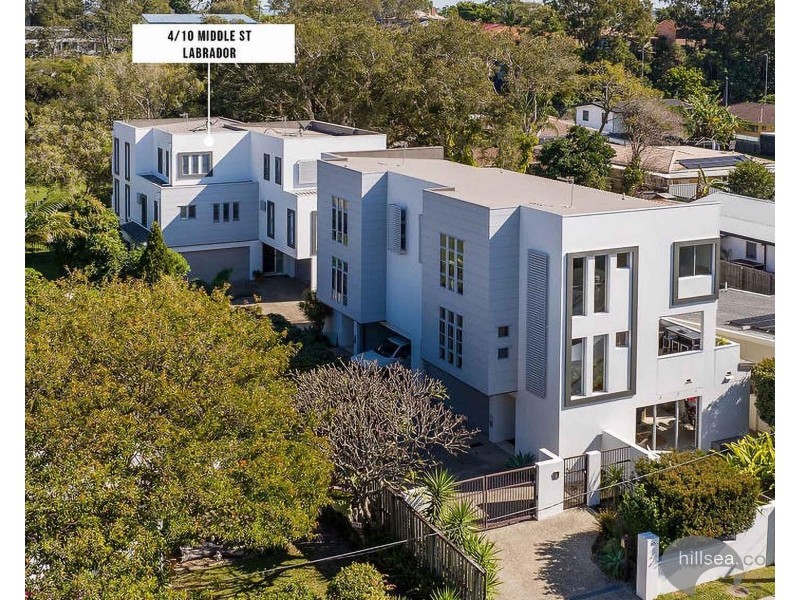 4/10 Middle Street, Labrador QLD 4215