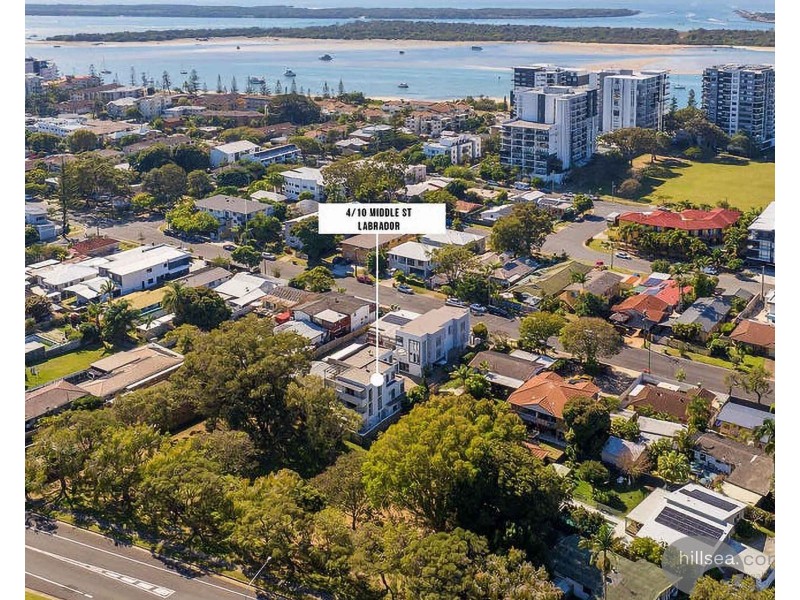 4/10 Middle Street, Labrador QLD 4215
