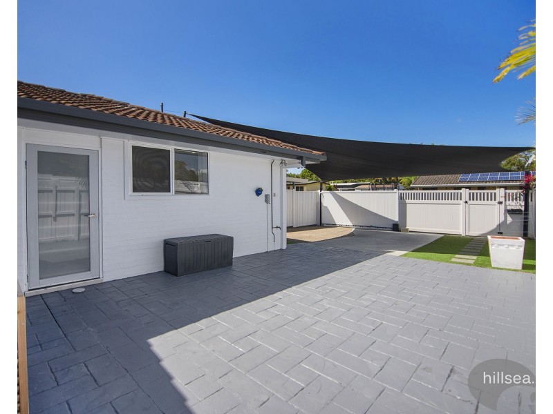 1/152 Kumbari Avenue, Labrador QLD 4215