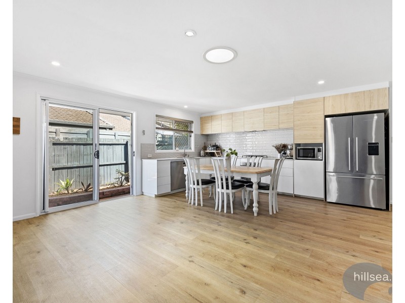 1/152 Kumbari Avenue, Labrador QLD 4215