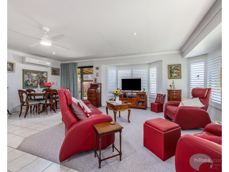 2/1 Lucas Place, Labrador QLD 4215