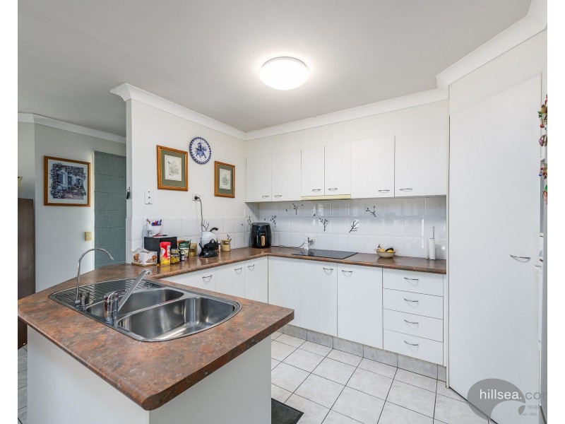 2/1 Lucas Place, Labrador QLD 4215