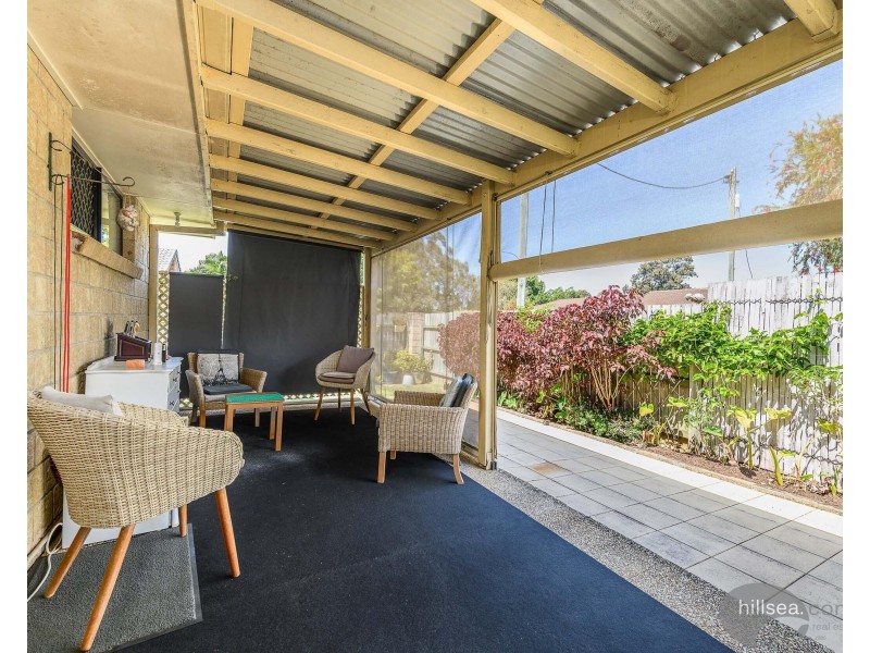 2/1 Lucas Place, Labrador QLD 4215