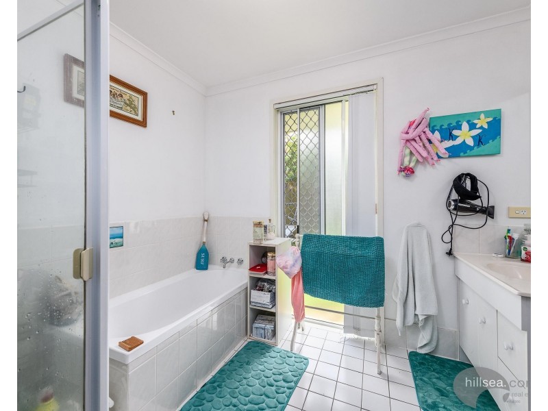 7/137 Olsen Avenue, Labrador QLD 4215