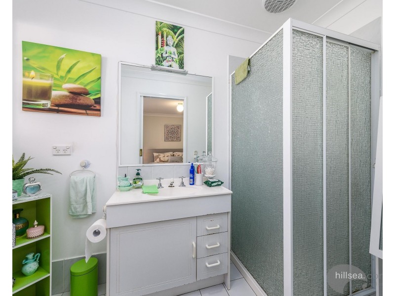 2/4 Calvary Court, Labrador QLD 4215