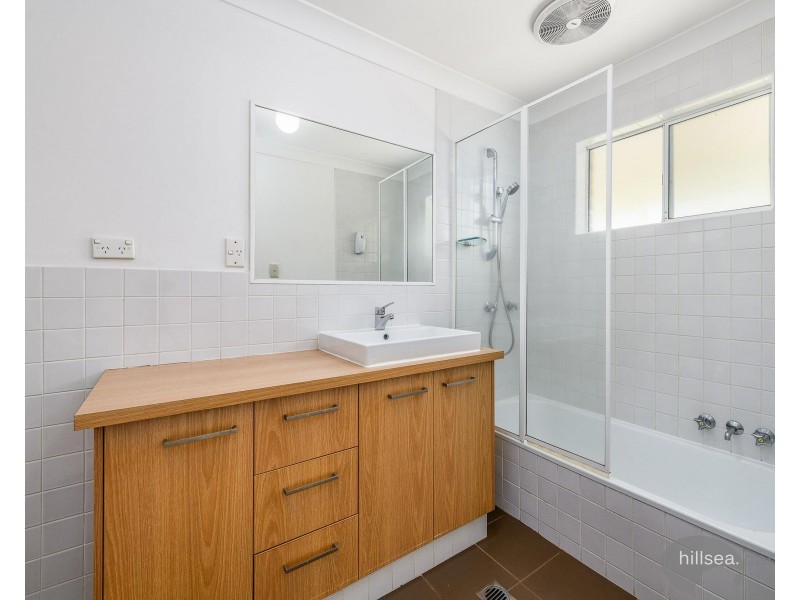 1/16 Stephanie Court, Labrador QLD 4215