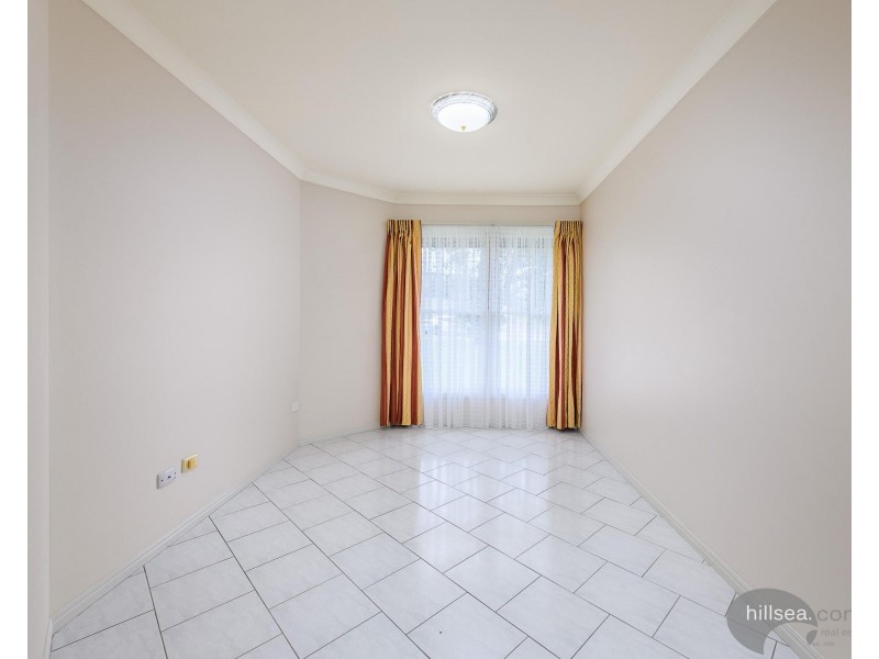 5 Pearson Close, Arundel QLD 4214