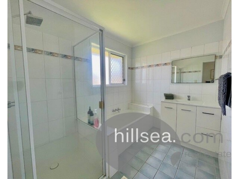 1/3 Hentdale Court, Labrador QLD 4215