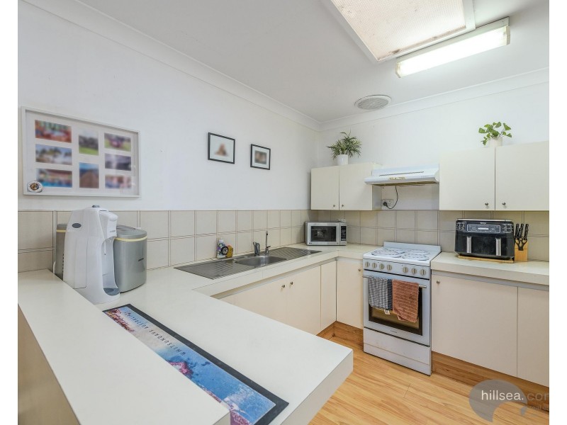 2/4 Gladys Street, Labrador QLD 4215