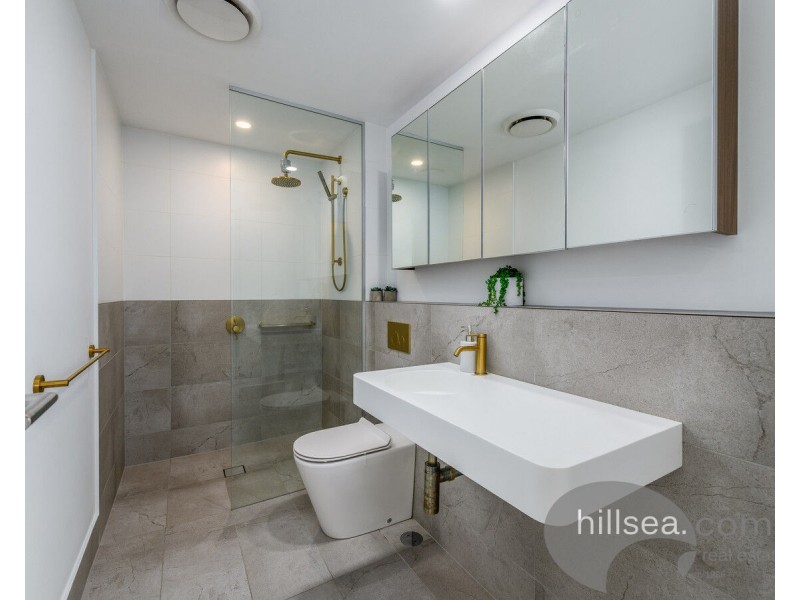 806/372 Marine Parade, Labrador QLD 4215