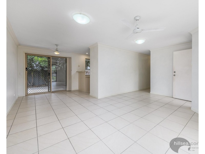9/137 Olsen Avenue, Labrador QLD 4215