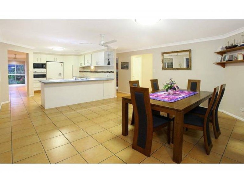 3 Berwick Court, Arundel QLD 4214