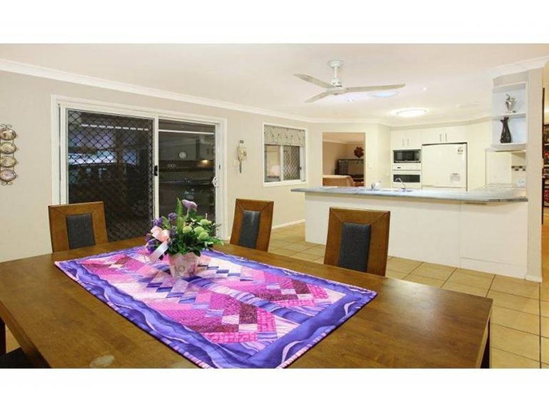 3 Berwick Court, Arundel QLD 4214