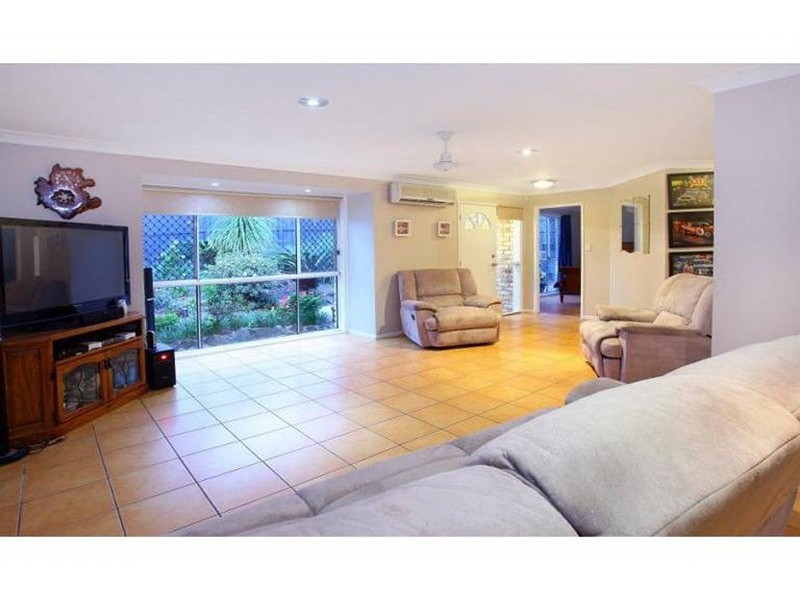 3 Berwick Court, Arundel QLD 4214