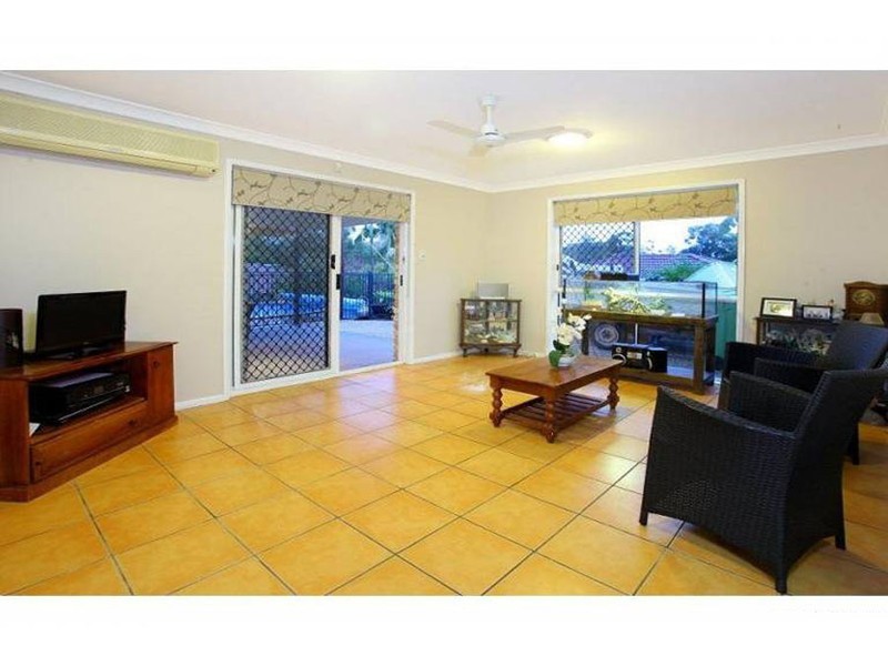 3 Berwick Court, Arundel QLD 4214