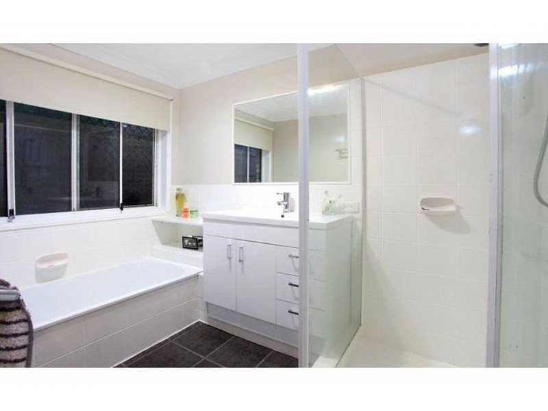 3 Berwick Court, Arundel QLD 4214