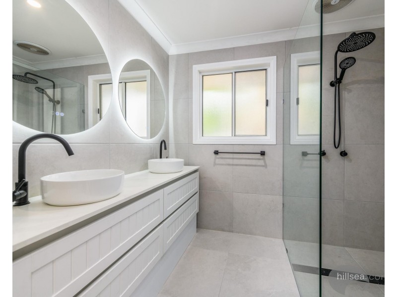 28 Edgeworth Place, Helensvale QLD 4212