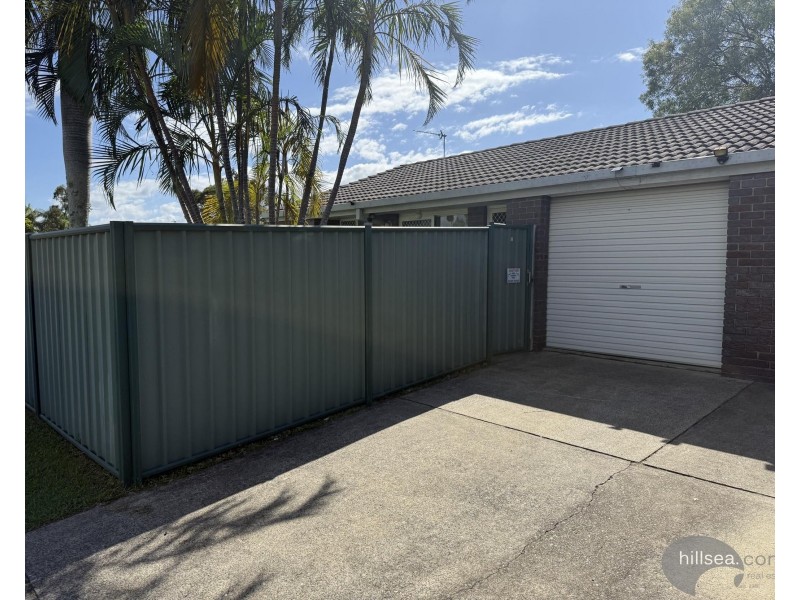 2/2 Melanie Place, Labrador QLD 4215