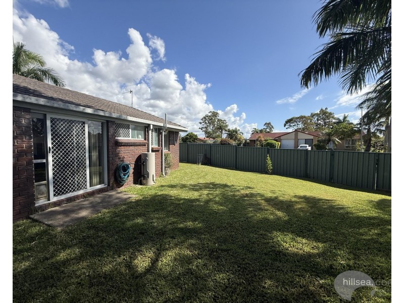 2/2 Melanie Place, Labrador QLD 4215