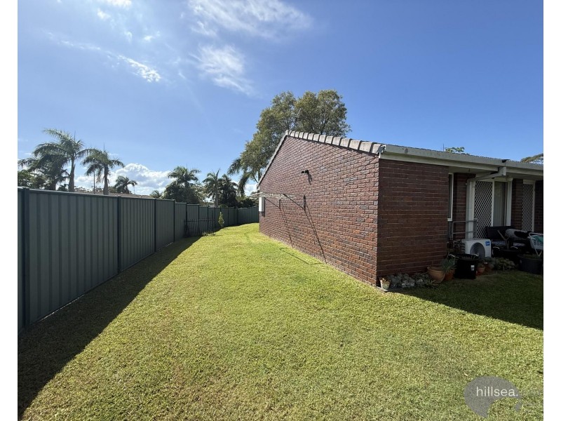 2/2 Melanie Place, Labrador QLD 4215