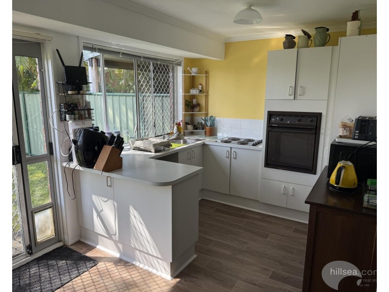 2/2 Melanie Place, Labrador QLD 4215