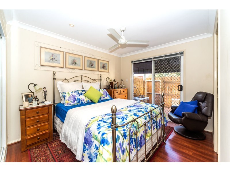 2/11 Liam Court, Labrador QLD 4215