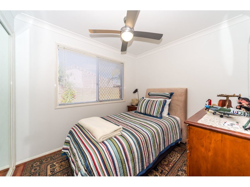 2/11 Liam Court, Labrador QLD 4215