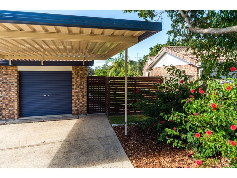 2/11 Liam Court, Labrador QLD 4215