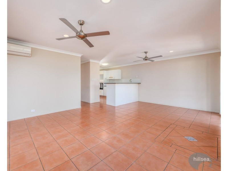 1/13 Liam Court, Labrador QLD 4215