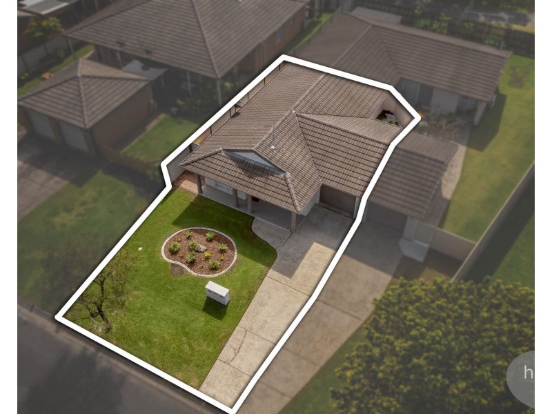 1/13 Liam Court, Labrador QLD 4215